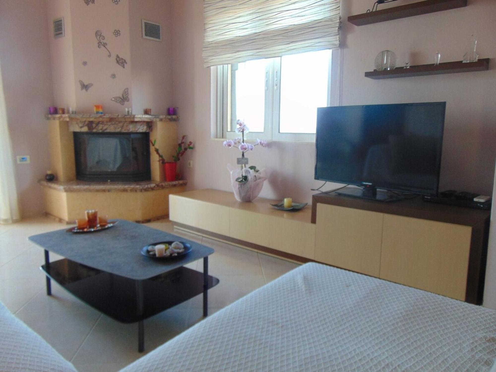 Comfy Beachfront Litinas Casa With Seaview Appartement